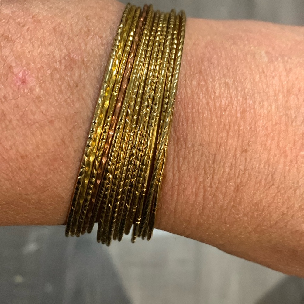 Bangles more than the photos show you get 25+